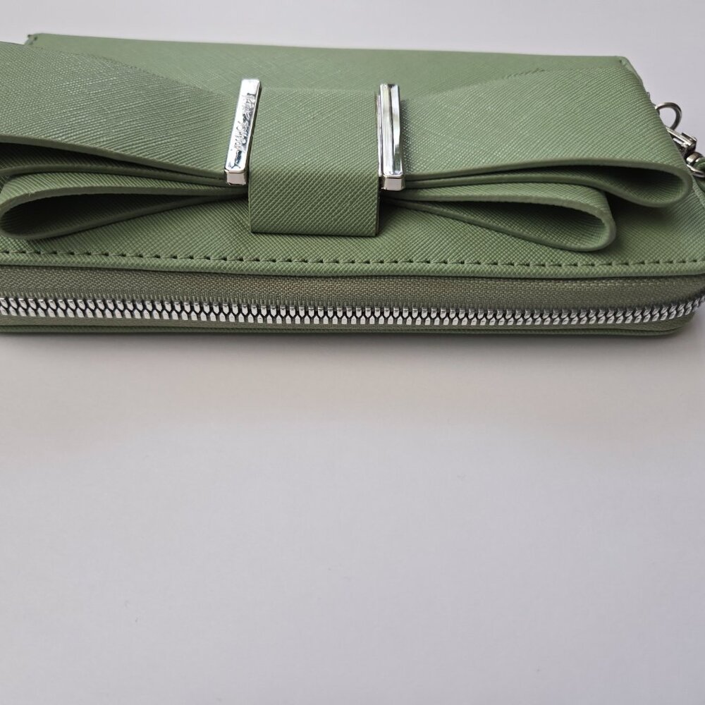 Betsy Johnson Boxed Zip Around Bow Wallet Wristlet - Picture 5 of 8